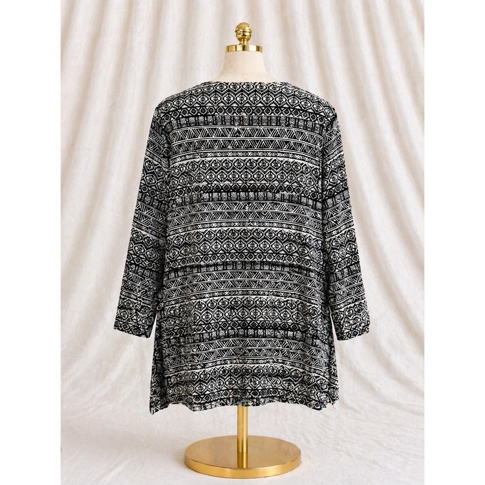 dalin. Tunic Top Black White Print with Turquoise Beaded V-Neckline Size Large - Picture 3 of 13